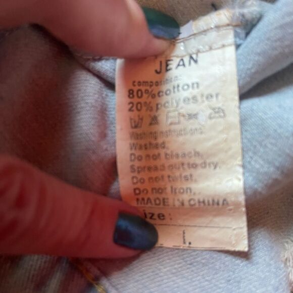 Destroyed jean jacket sz L - Picture 4 of 4